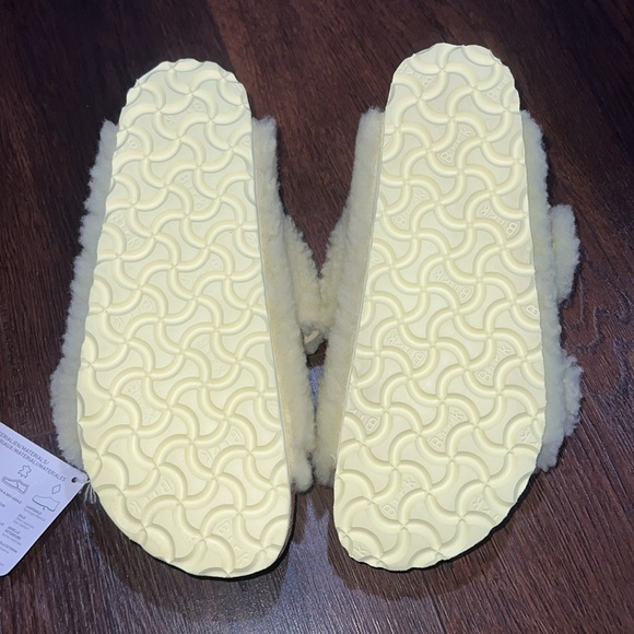 NWT Birkenstock Arizona Big Buckle Teddy Rivet Shearling Yellow - Picture 5 of 5